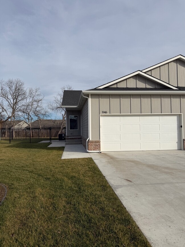 Building Photo - 1146 N Joye St