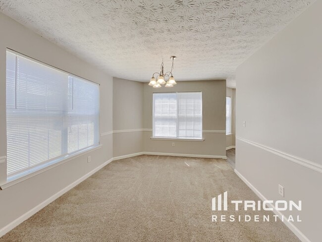 Building Photo - 543 Easton Dr