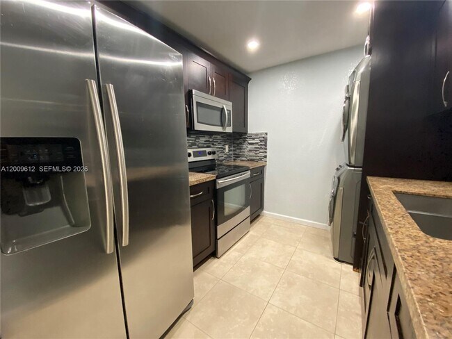 Foto del edificio - 8200 SW 210th St
