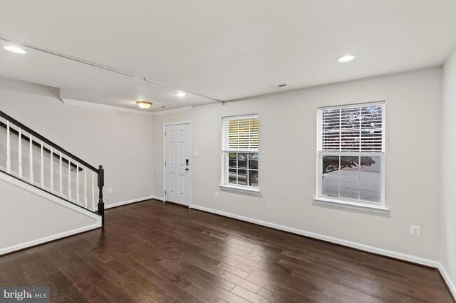 Building Photo - 7035 Southmoor St