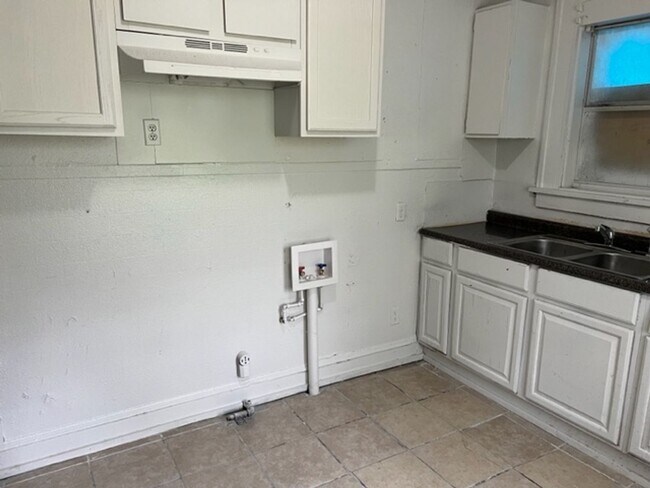 Foto del edificio - Remodeled 2 Bedroom, 1 Bathroom Home