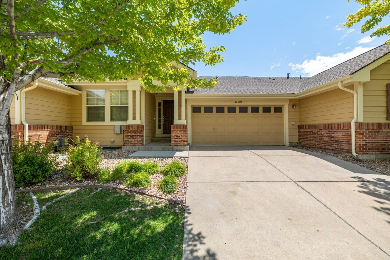 Primary Photo - This beautiful 3-bedroom, 3-bathroom in Pa...
