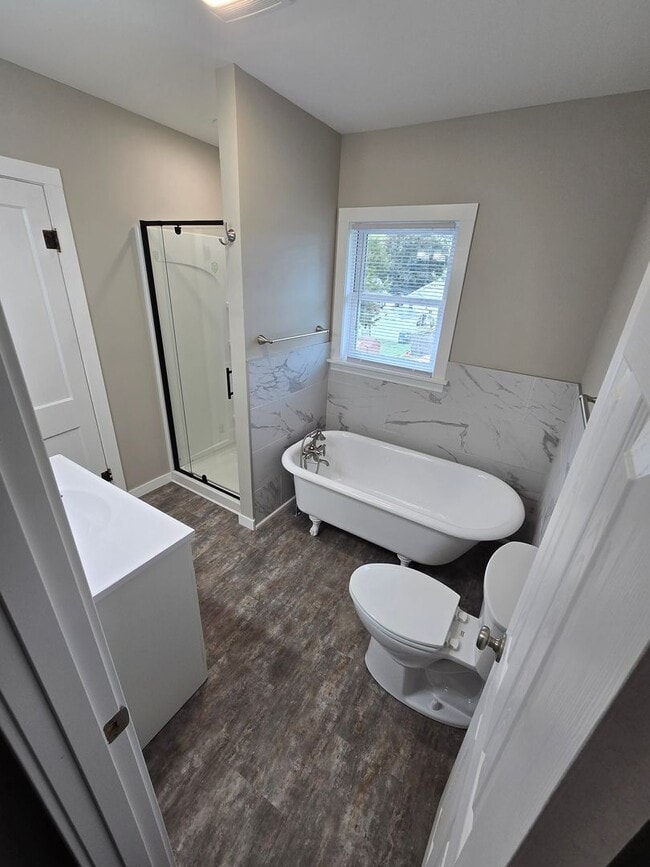 Building Photo - Fully Remodeled 4BR/2.5BA Home for Rent – ...