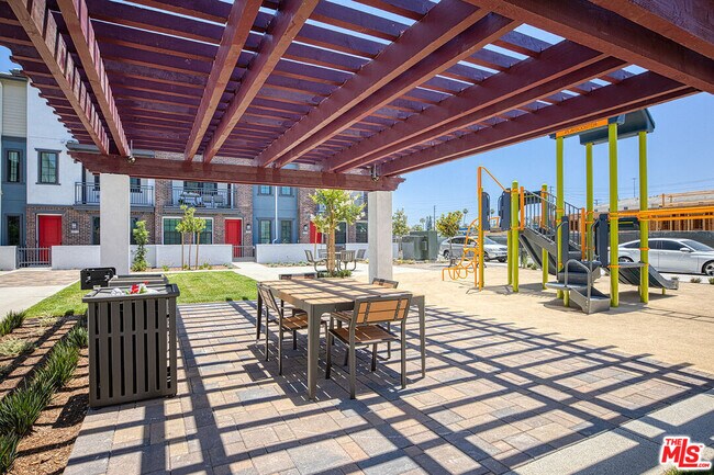 Foto del edificio - 6929 Alderwood Ave