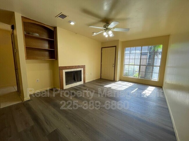 Foto del edificio - 10642 Stanley Aubin Ln