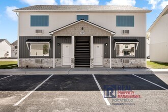 Building Photo - 5405 Park Lawn Dr