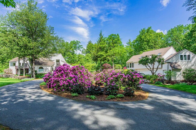 Building Photo - 84 Meetinghouse Rd
