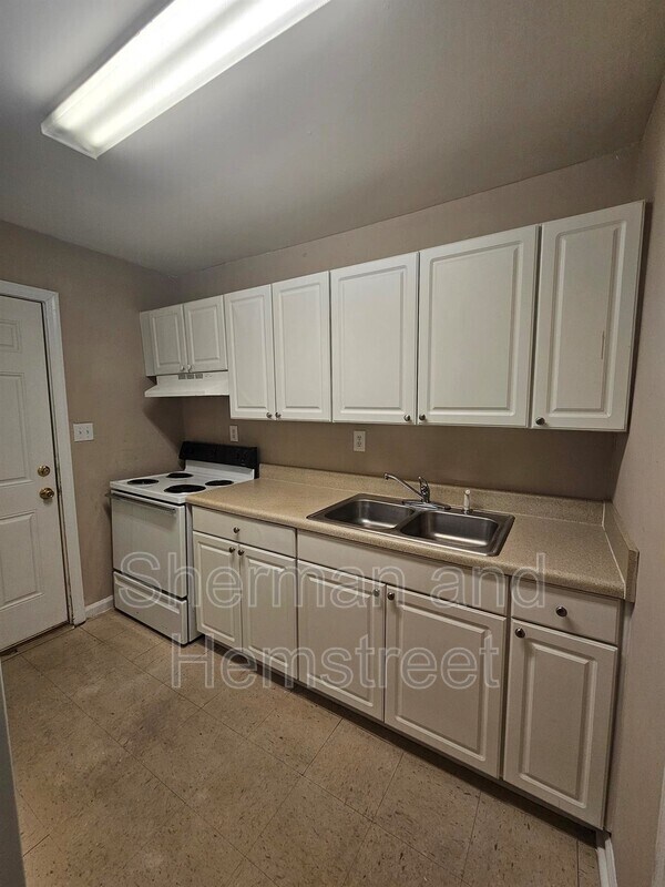 Building Photo - 2738 Blount Ave