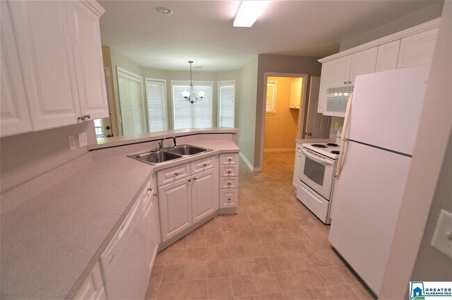 Foto del edificio - 211 Silver Creek Pkwy