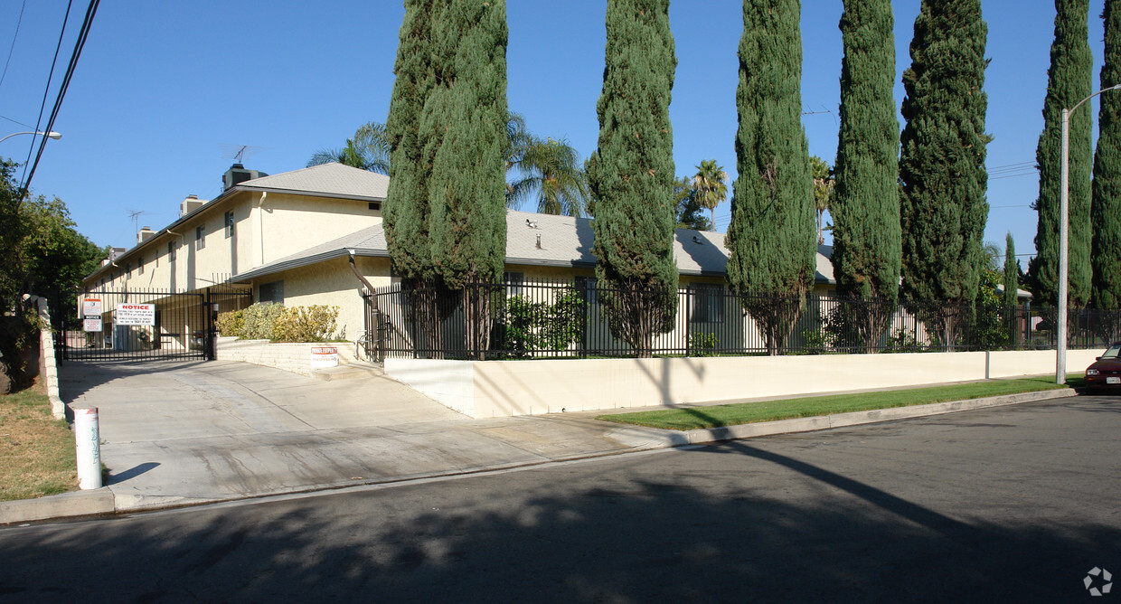 Foto del edificio - Colonial Manor Apartments