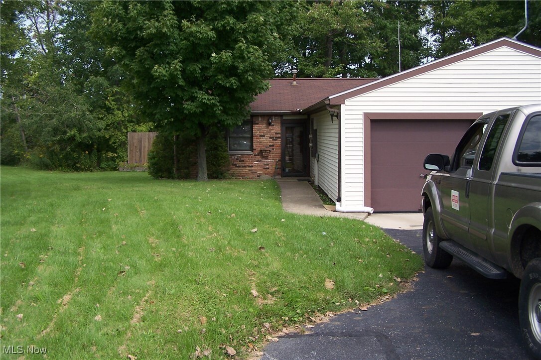 Primary Photo - 14745 Hillcrest Ave