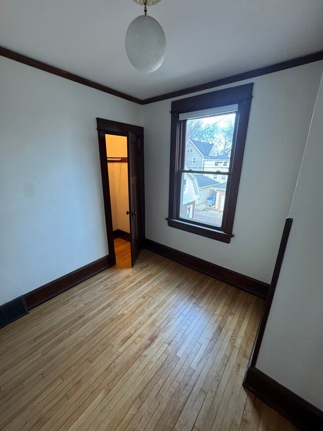 Building Photo - 2990 S Wentworth Ave