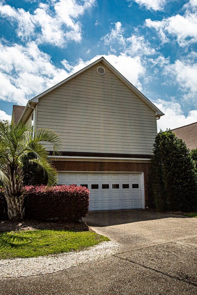 Building Photo - Pointe Summerset Patio Home Near Wrightsvi...