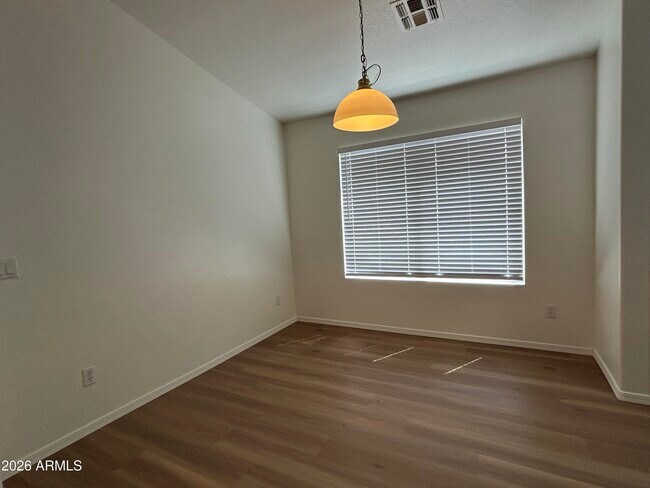 Foto del edificio - 11426 W Virginia Ave