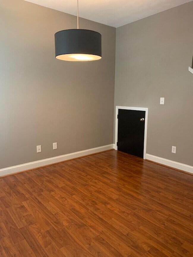 Foto del edificio - Like New Townhome in Old SW! Close to Cari...