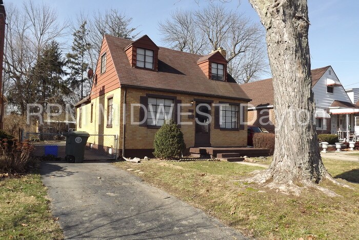 Foto principal - 1535 Shaftesbury Rd