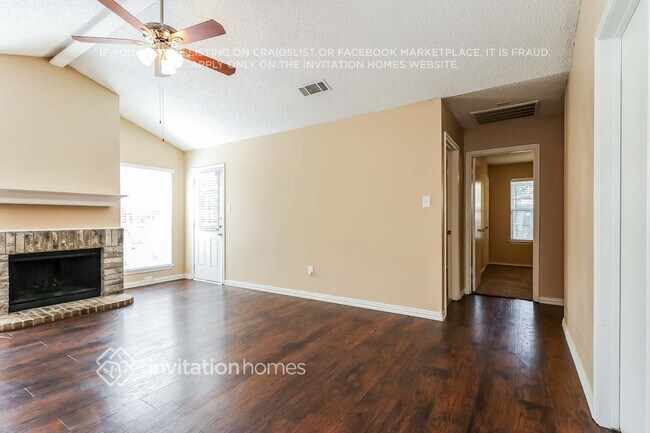 Foto del edificio - 1216 Hidden Creek Dr