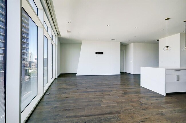 Building Photo - 4521 San Felipe St