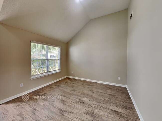 Building Photo - 3962 Arabian Way SW