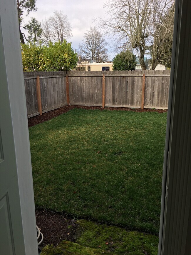 Foto del edificio - 1417 E Park Ave NE