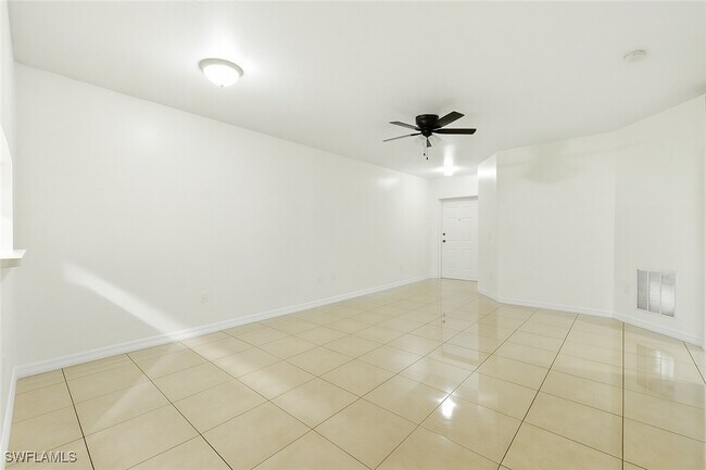 Foto del edificio - 8423 Bernwood Cove Loop