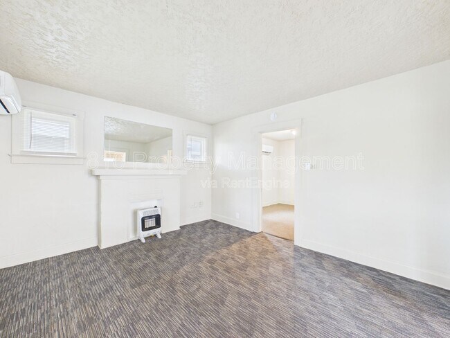 Foto del edificio - 4028 E 68th Terrace