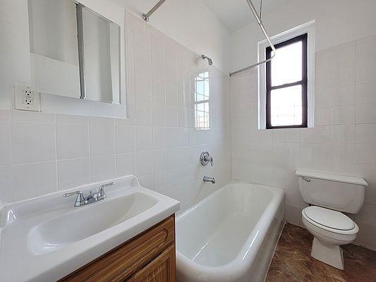 Foto del edificio - 1 bedroom in BRONX NY 10457