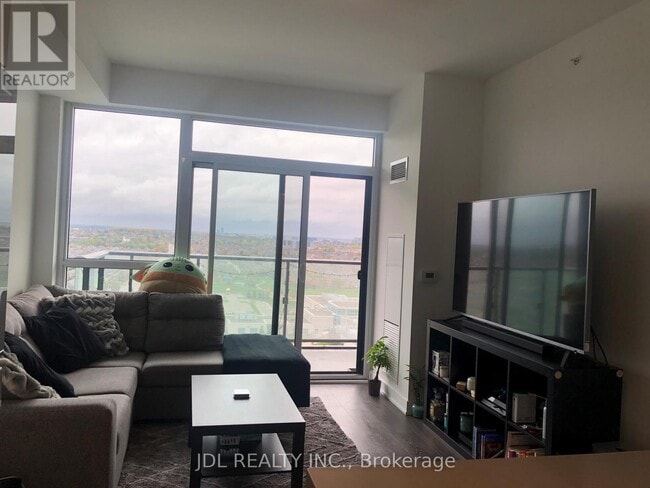 Building Photo - 75 Oneida Crescent