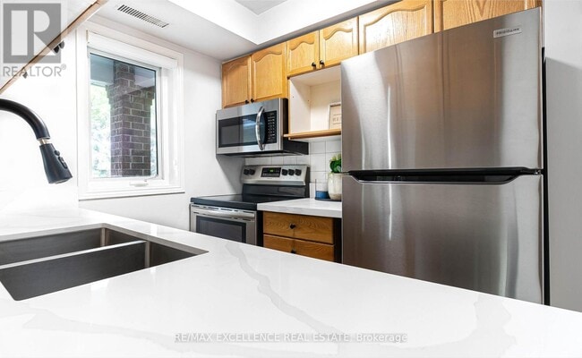 Building Photo - 101 Bristol Rd E