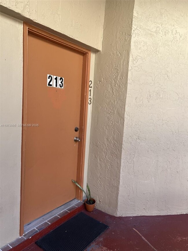 Foto del edificio - 10229 NW 9th St Cir