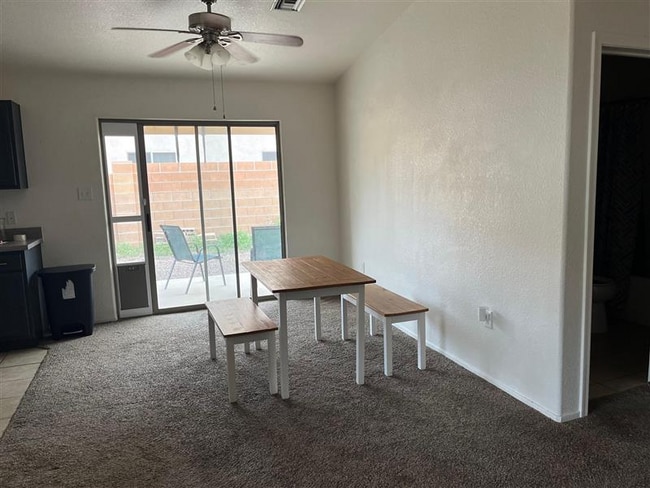 Foto del edificio - 10486 Typhoon Ave