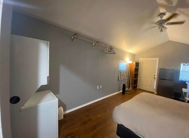 Building Photo - 685 Englehart