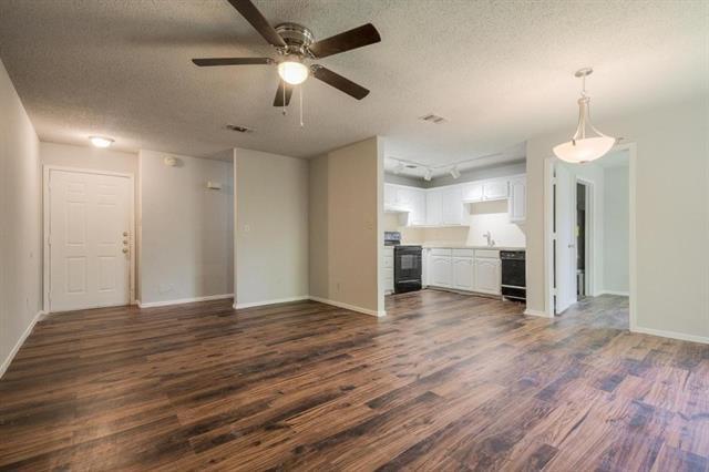 Foto del edificio - 244 W McFarland St