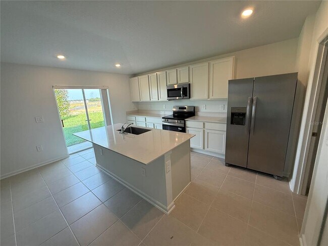 Foto del edificio - 4745 Katrina Dr