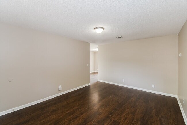 Foto del edificio - 5038 Locksley Ave