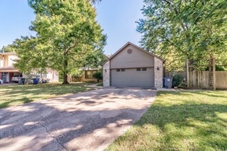 Building Photo - 6229 S Troost Ave