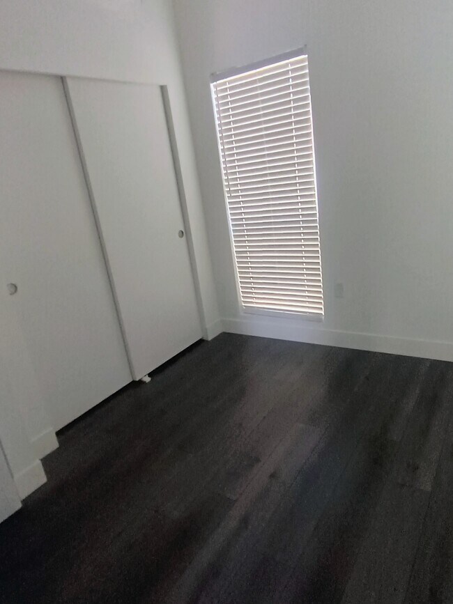 Foto del edificio - 3653 W 58th Pl