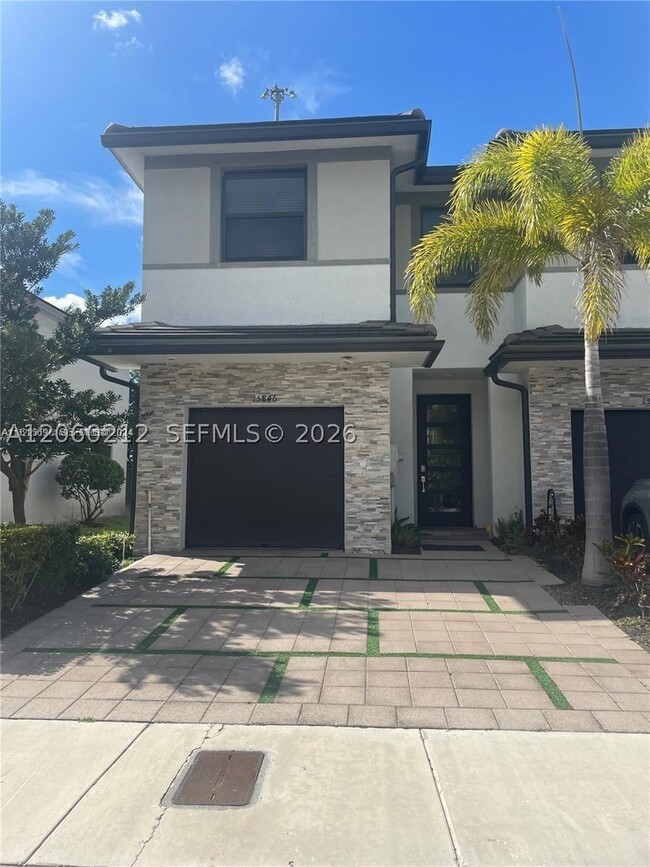 Building Photo - 15846 NW 91st Ave