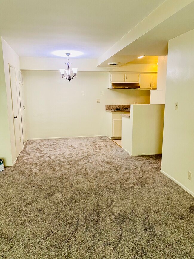 Dining Room - 3407 Huxley St