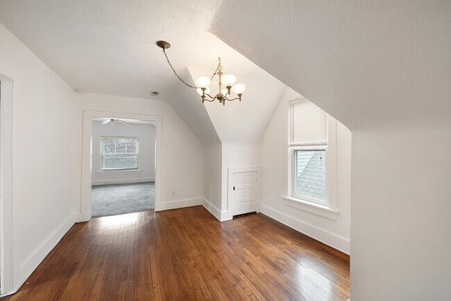Building Photo - 1747 W Newport Ave