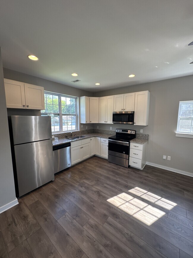 Building Photo - 4100 Apex Dr NW