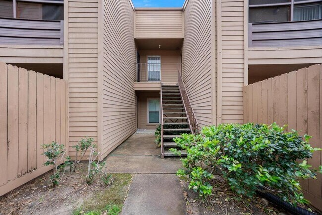 Foto del edificio - 10555 Turtlewood Ct