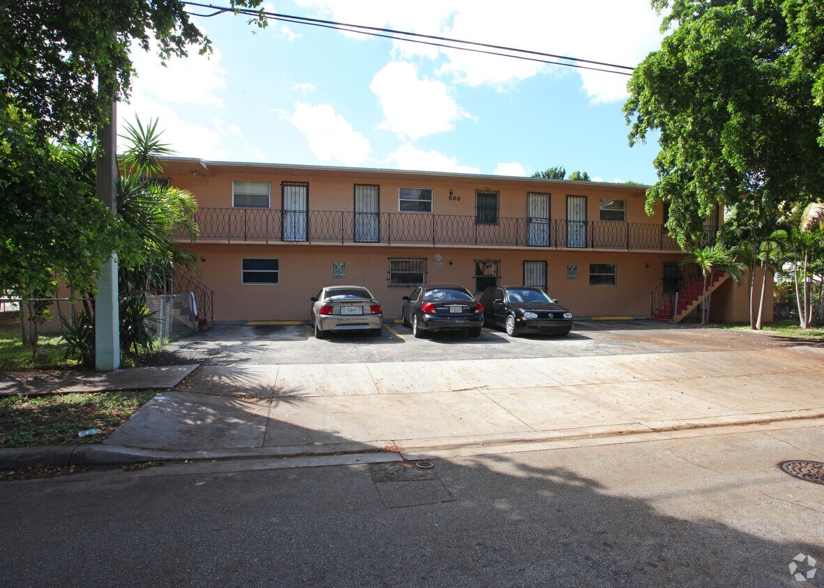 Foto del edificio - 500 NW 35th St