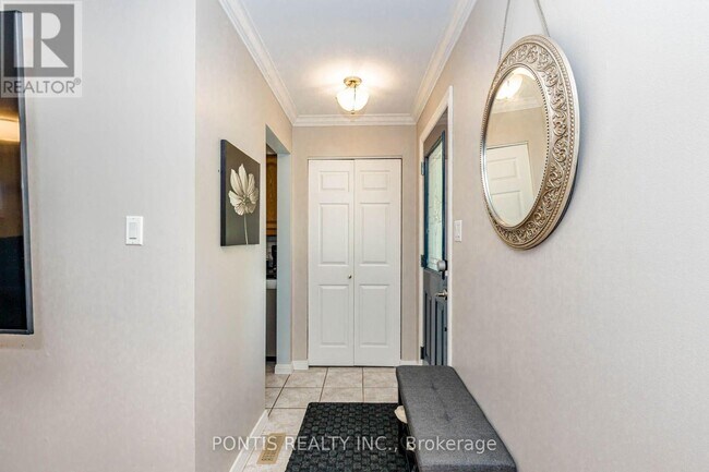 Photo du bâtiment - 56 Greenbrier Rd