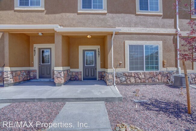 Building Photo - 3 br, 2.5 bath House - 7667 Black Spruce HT.