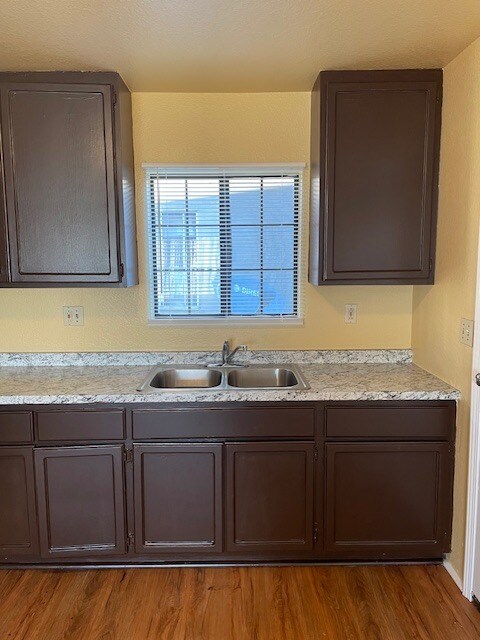 Foto del edificio - 11109 S Broadway