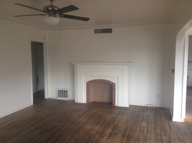 Building Photo - 426 Highland Dr
