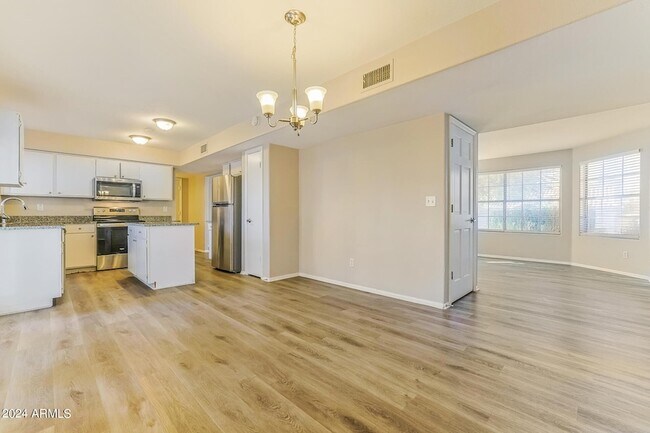 Foto del edificio - 4302 E Muirwood Dr