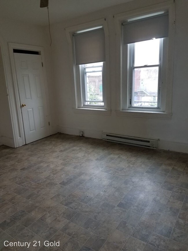 Building Photo - 336 N 9th St