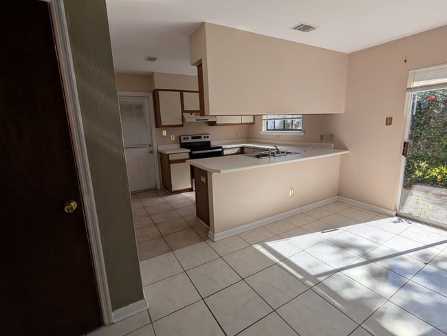 Building Photo - 1736 Augustine Pl